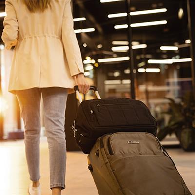 BABYONO Taška přebalovací cestovní 40x20x25 cm - black