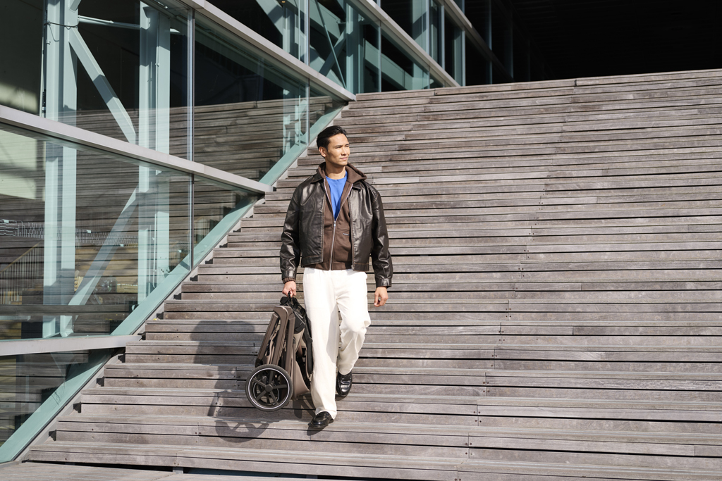 EASYWALKER Kočárek kombinovaný Zoey Chestnut Brown + CYBEX Aton B2 i-Size + základna