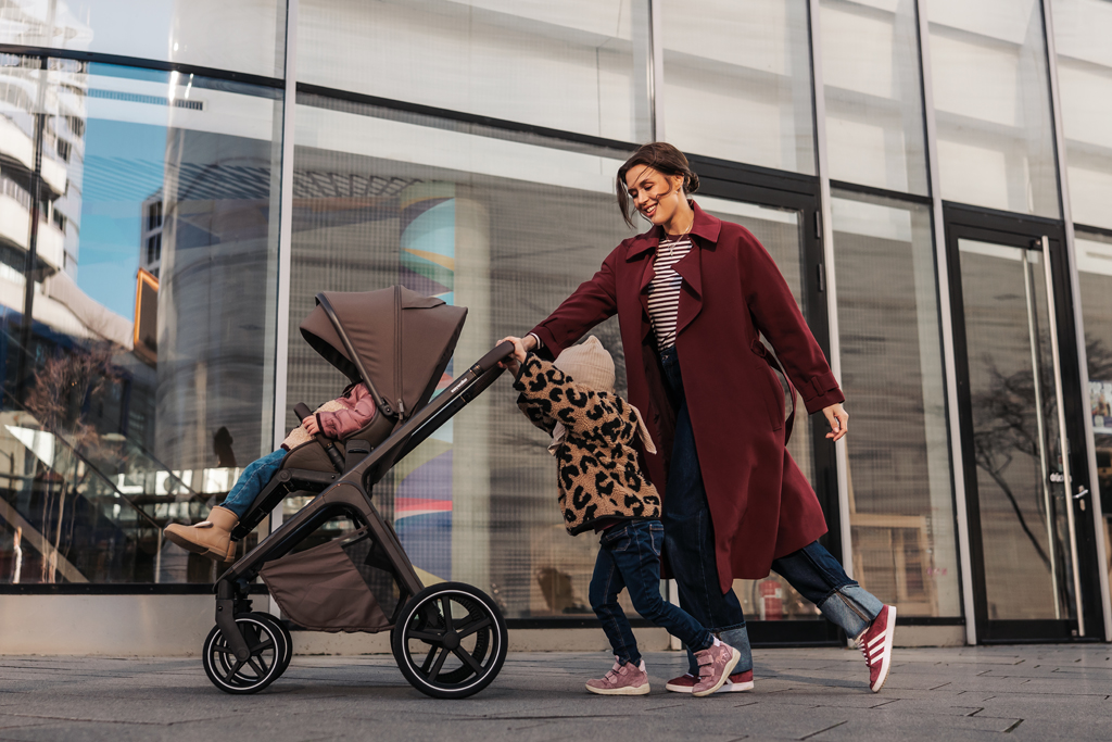 EASYWALKER Kočárek kombinovaný Zoey Sage Green + CYBEX Aton B2 i-Size + základna
