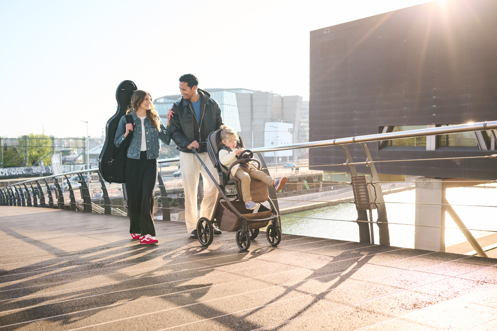 EASYWALKER Kočárek kombinovaný Zoey Sage Green + CYBEX Aton B2 i-Size + základna