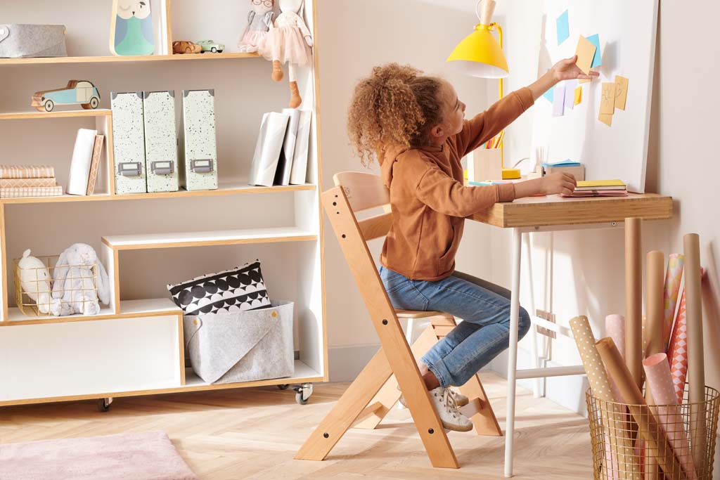 KINDERKRAFT Židlička jídelní Enock s polstrováním White wooden, Premium