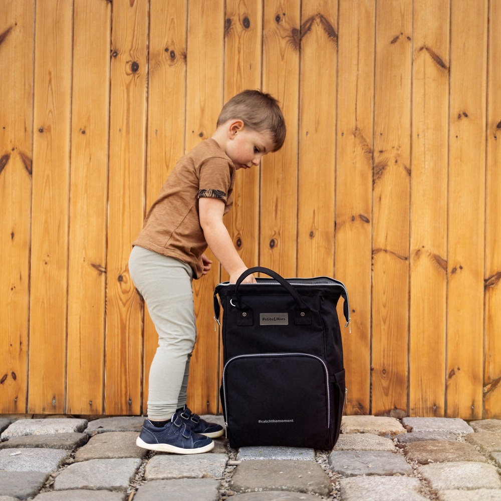 PETITE&amp;MARS Batoh přebalovací na kočárek JACK - série Catchthemoment  Just Black