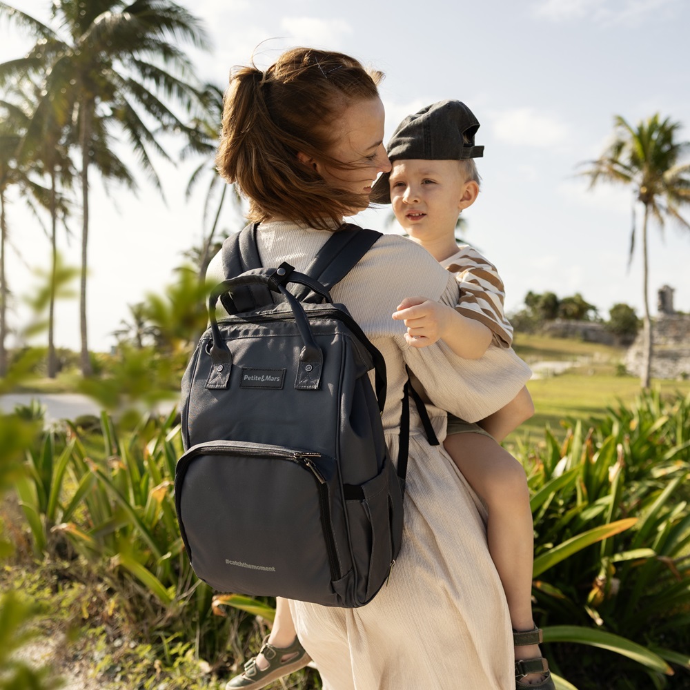 PETITE&amp;MARS Batoh přebalovací na kočárek Jack - série Catchthemoment Ultimate Grey