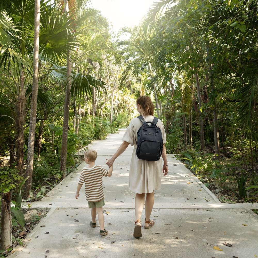 PETITE&amp;MARS Batoh přebalovací na kočárek Jack - série Catchthemoment Ultimate Grey