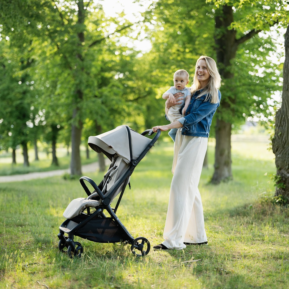 PETITE&amp;MARS Kočárek sportovní Flip Platinum Grey