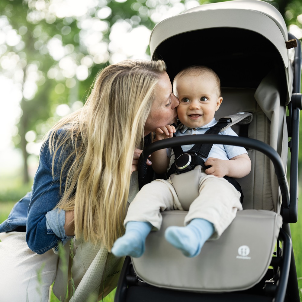 PETITE&amp;MARS Kočárek sportovní Flip Tan Beige