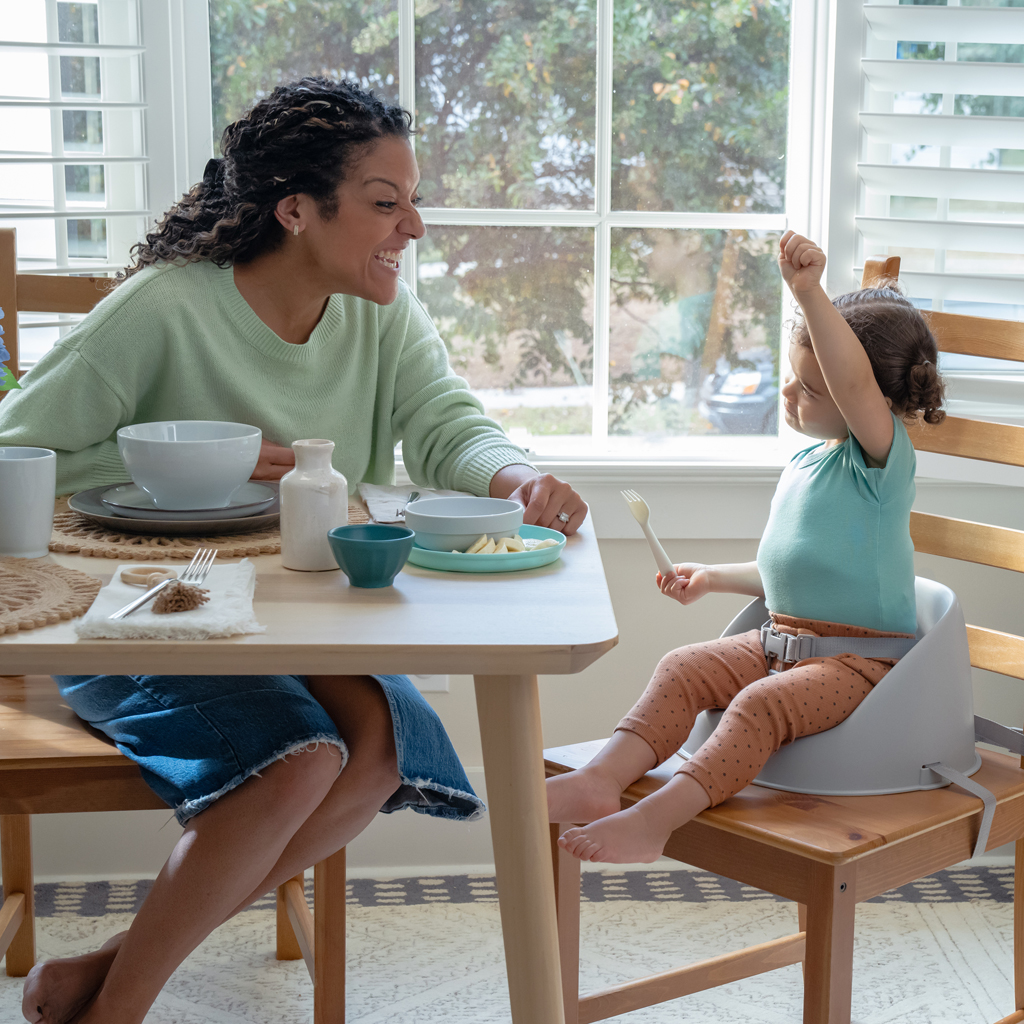 INGENUITY Podsedák na jídelní židličku My Spot™ Grey 6m+, do 15kg