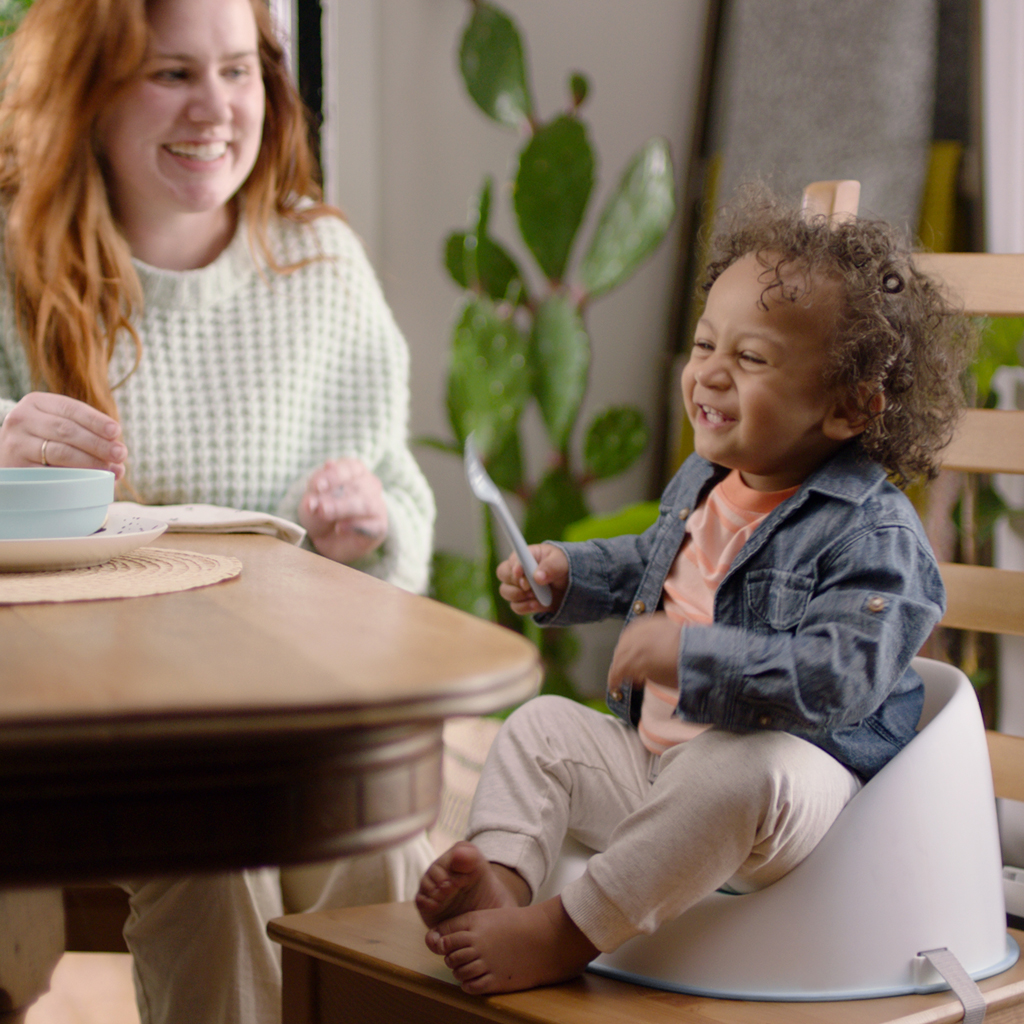 INGENUITY Podsedák na jídelní židličku Simplicity Seat™ Grey 6m+, do 15kg