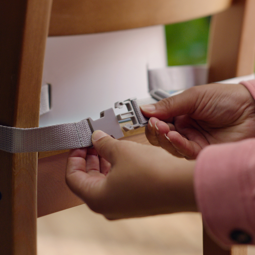 INGENUITY Podsedák na jídelní židličku Simplicity Seat™ Grey 6m+, do 15kg