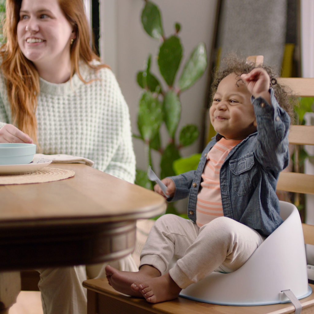 INGENUITY Podsedák na jídelní židličku Simplicity Seat™ Grey 6m+, do 15kg