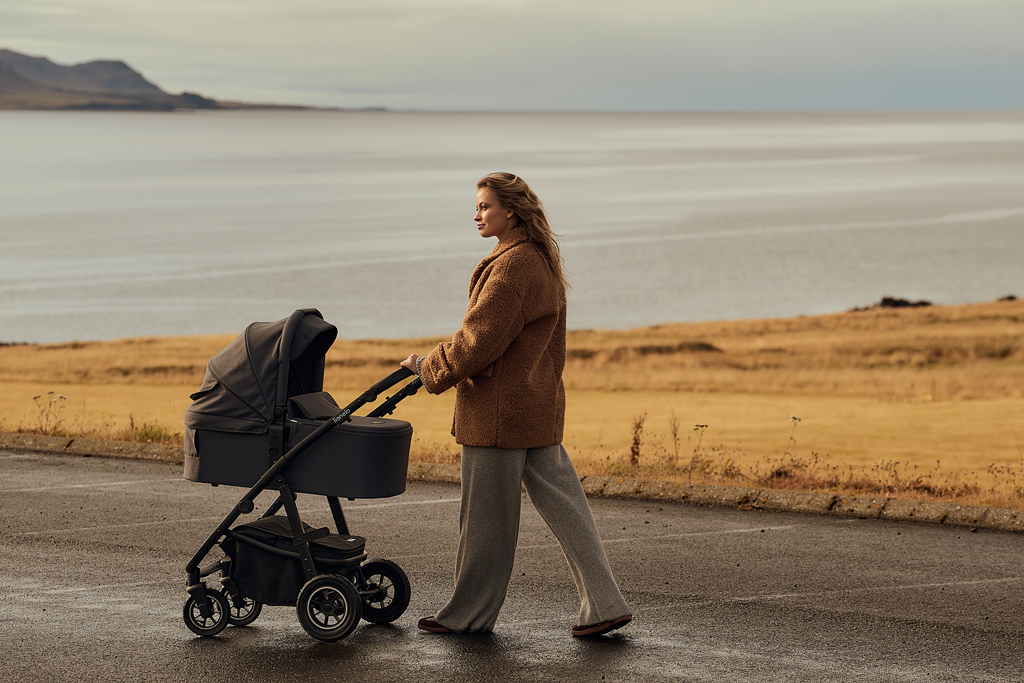 LIONELO Kočárek kombinovaný Amber Plus 3v1 Grey Graphite