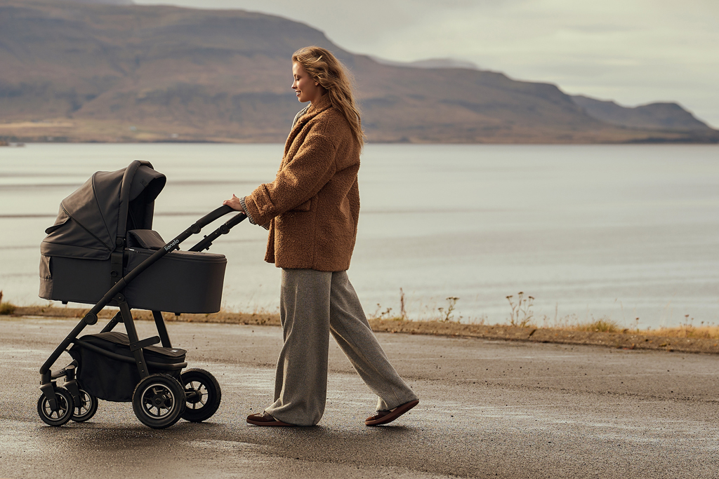 LIONELO Kočárek kombinovaný Amber Plus 3v1 Grey Graphite