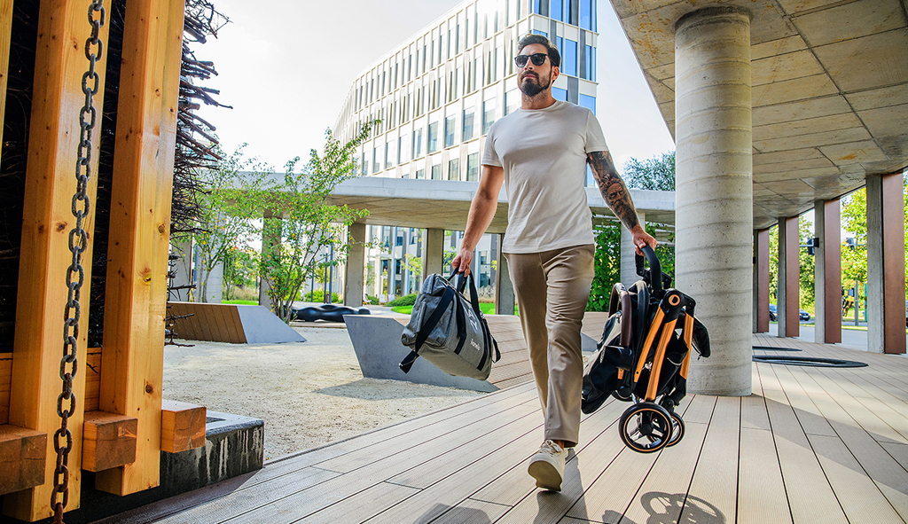 LIONELO Kočárek sportovní Ingrid Black Onyx