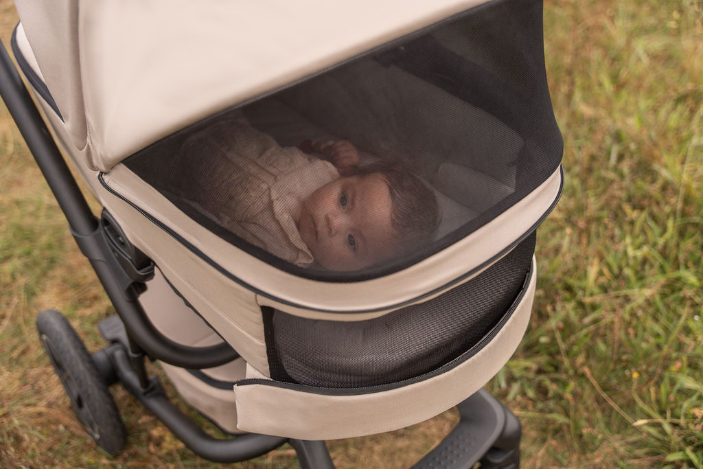 EASYWALKER Kočárek kombinovaný Jimmey Explore Pearl Taupe AIR + CYBEX Aton B2 i-Size + základna