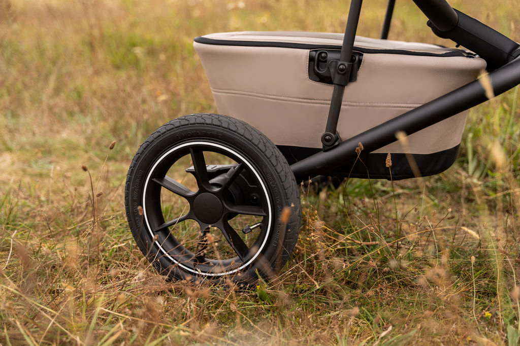 EASYWALKER Kočárek kombinovaný Jimmey Explore Pearl Taupe AIR + CYBEX Aton B2 i-Size + základna