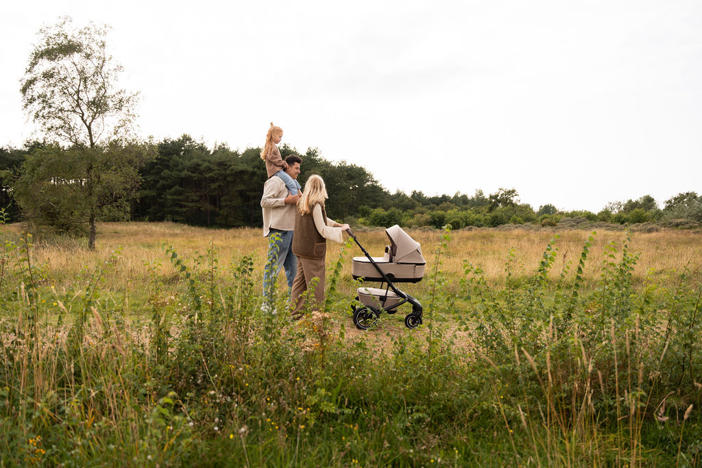 EASYWALKER Kočárek kombinovaný Jimmey Explore Pearl Taupe AIR + CYBEX Aton B2 i-Size + základna