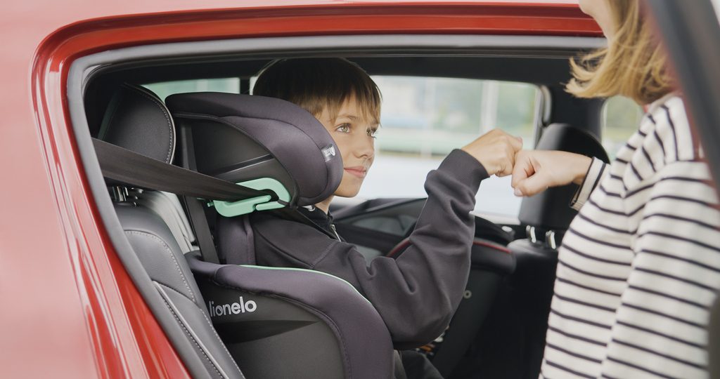 LIONELO Autosedačka Neal i-Size (100-150 cm) Red Burgundy